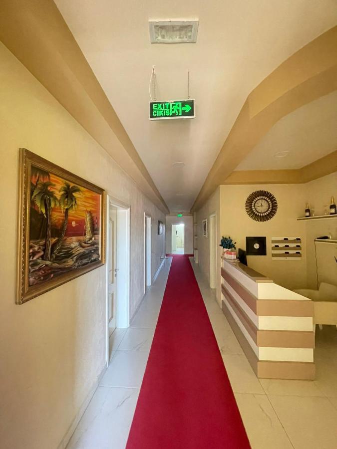 Grand Hotel Gjyshi Qerrexhias Exteriör bild