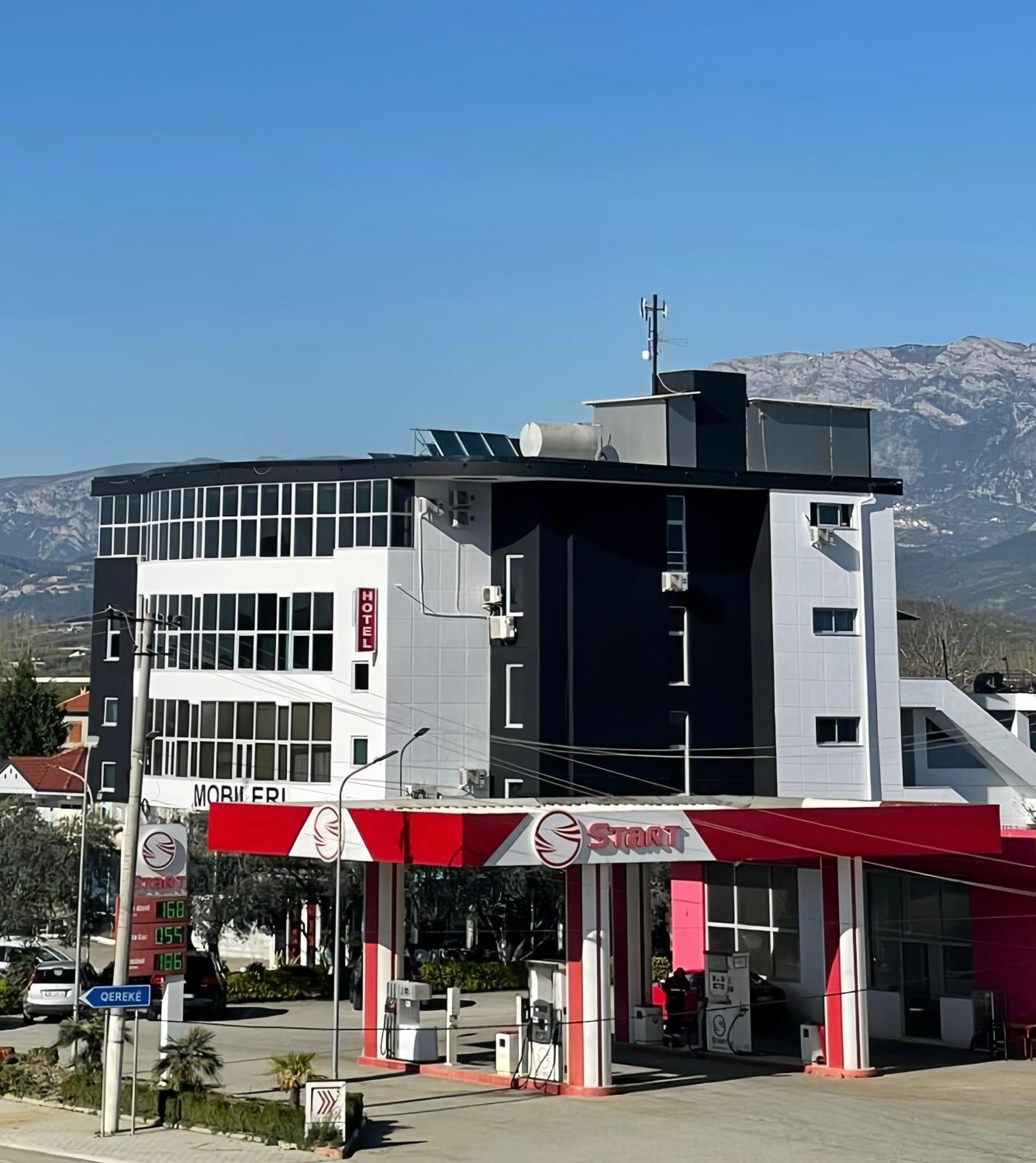 Grand Hotel Gjyshi Qerrexhias Exteriör bild